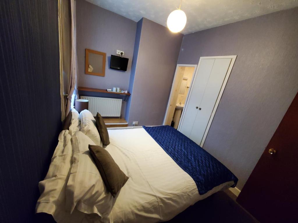the cumbrian hotel room 2